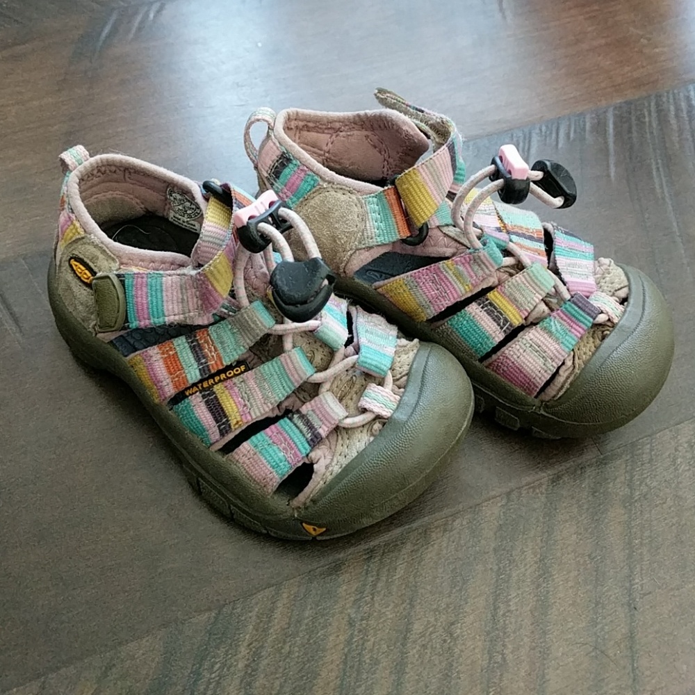 Toddler girls Keen sandals